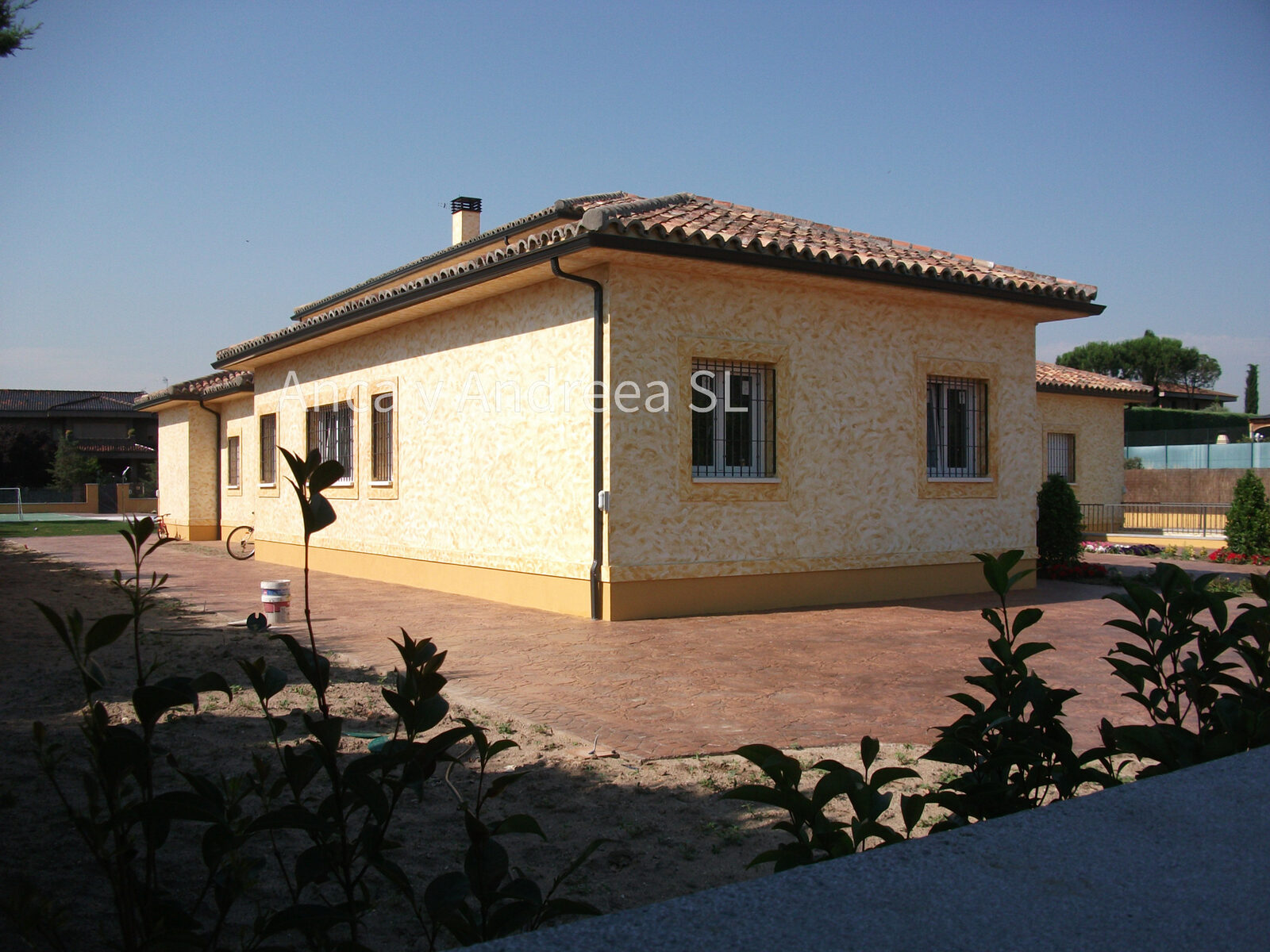 Vivienda con obra exterior e interiores realizado por Anca y Andreea SL